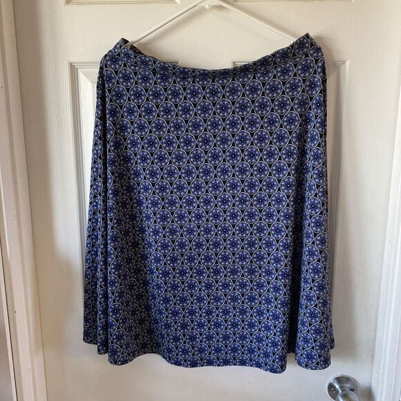 George Dresses & Skirts - Women’s Large 12/14 George Skirt Blue Geometric Pattern
